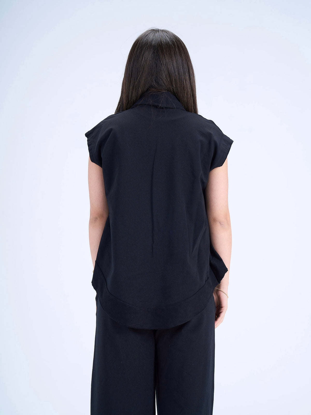 Black lounge vest